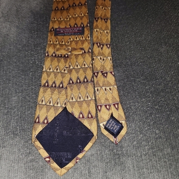 Yellow, Gold Patterned Tie New - Picture 4 of 6